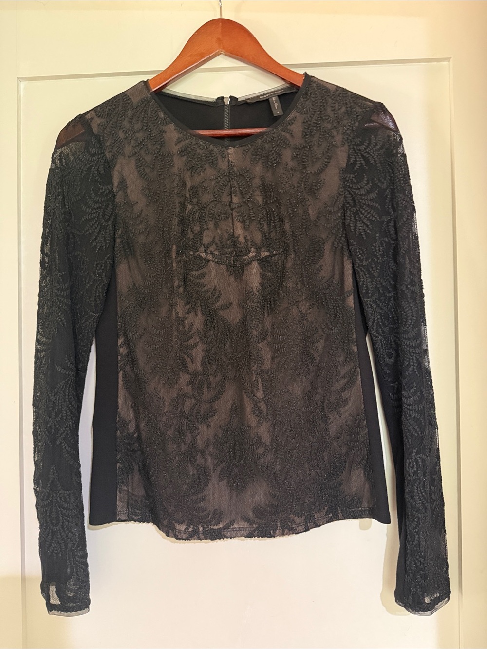 Women's Black Lace Long-Sleeveu Top